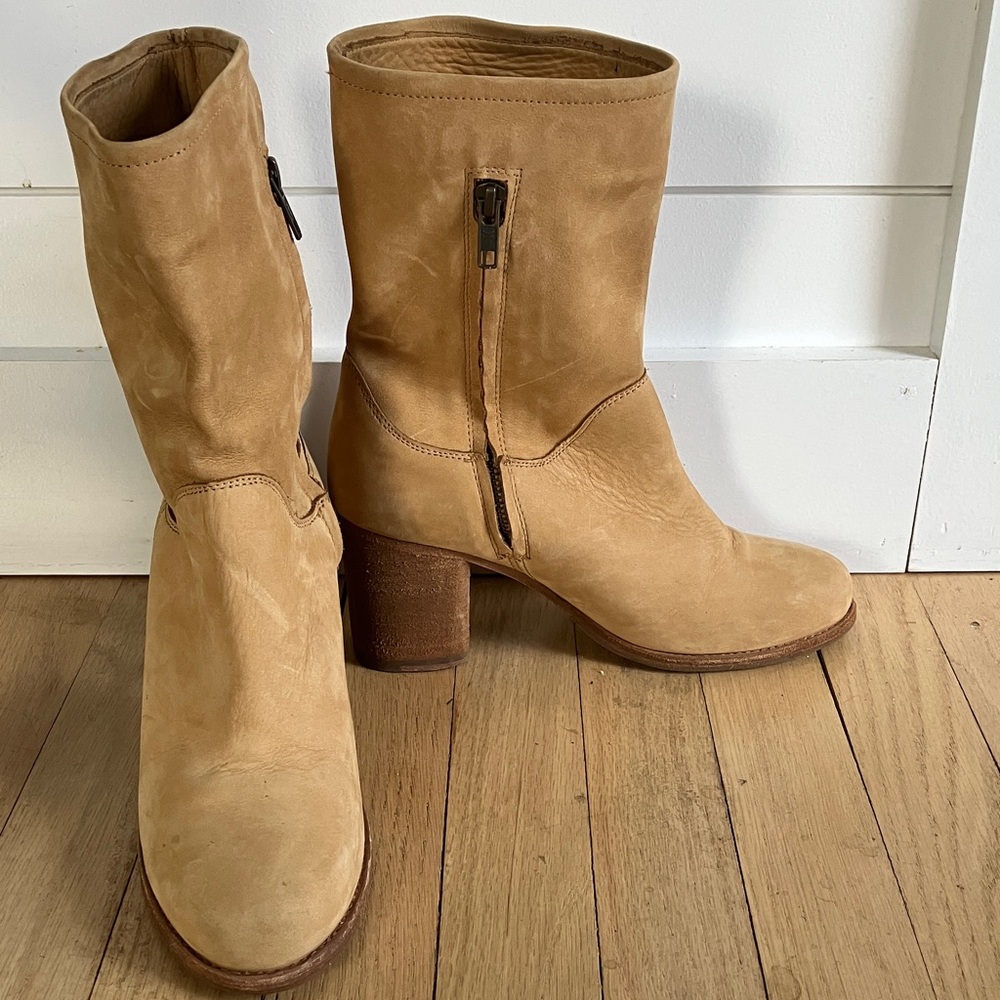 Frye Tan suede Ankle heel Boots 8
